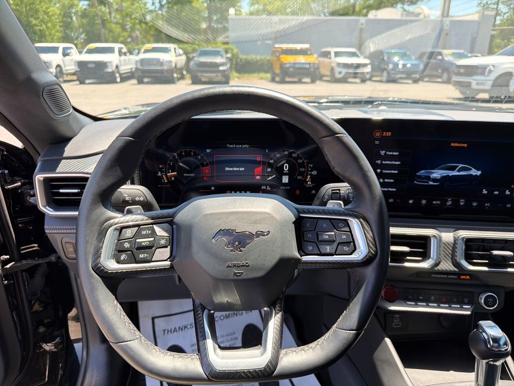 Used 2025 Ford Mustang GT Premium RWD image 12