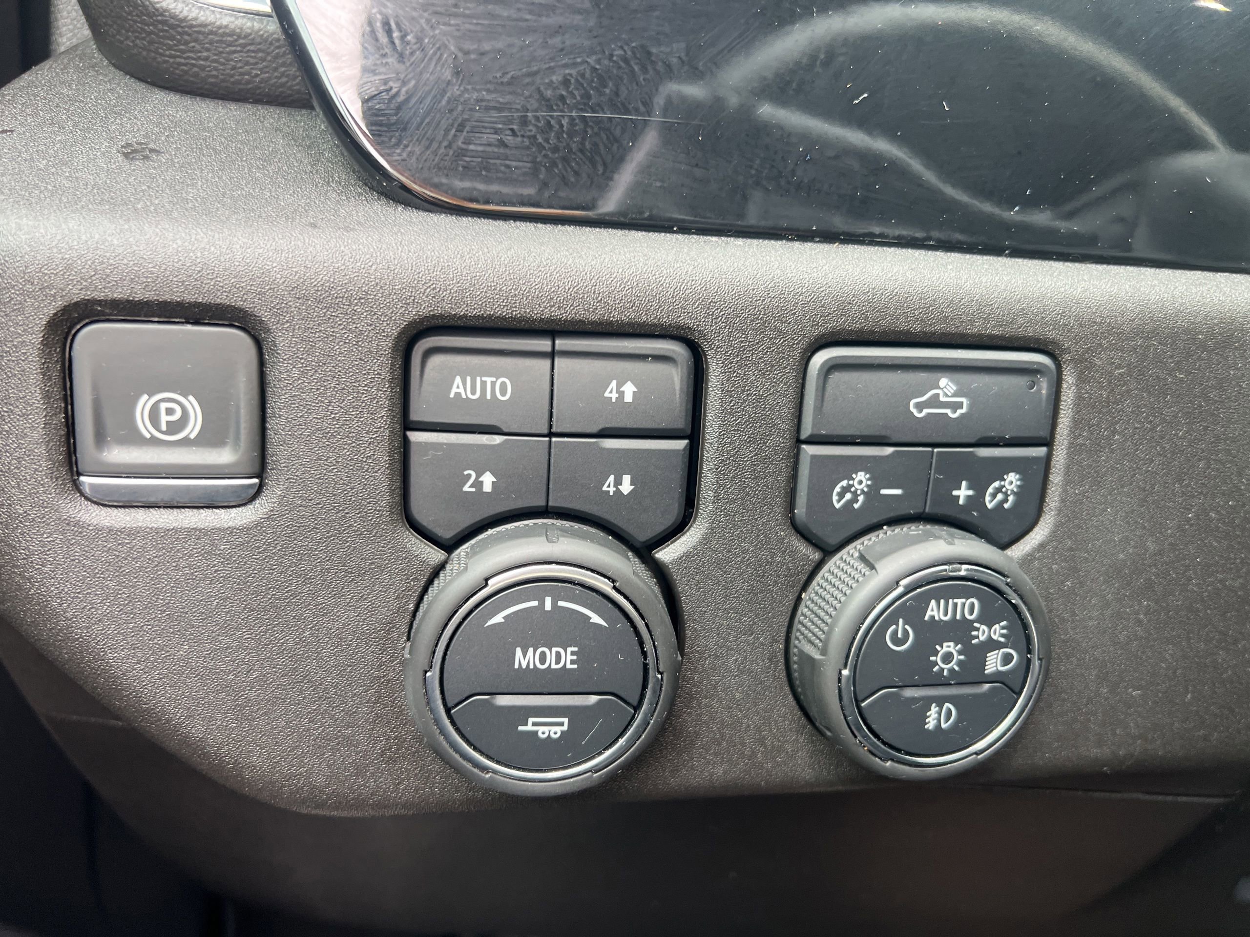 Used 2024 Chevrolet Silverado 1500 RST AWD/4WD image 12