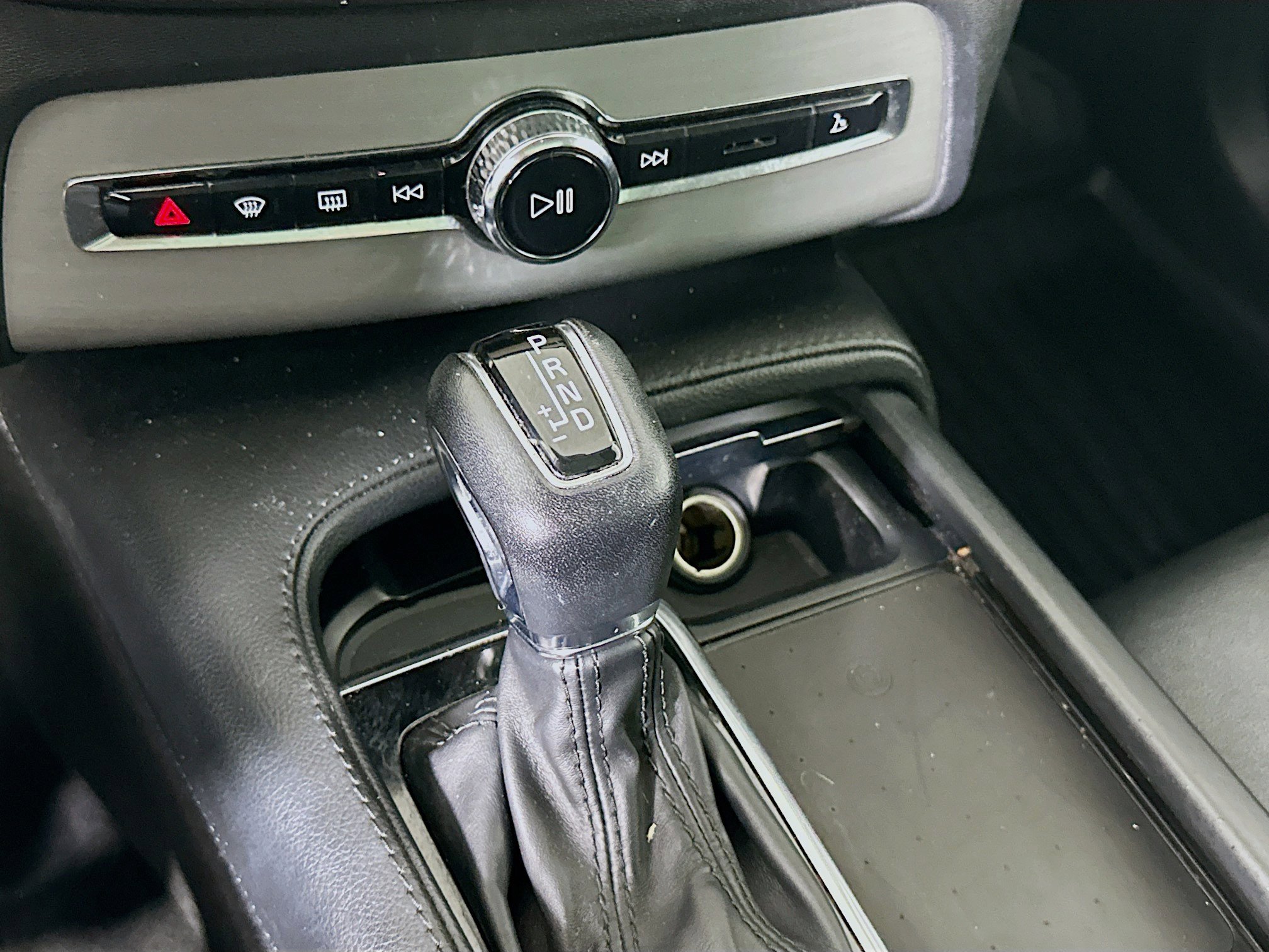 Used 2021 Volvo XC90 T5 Momentum w/ Protection Package Premier image 23