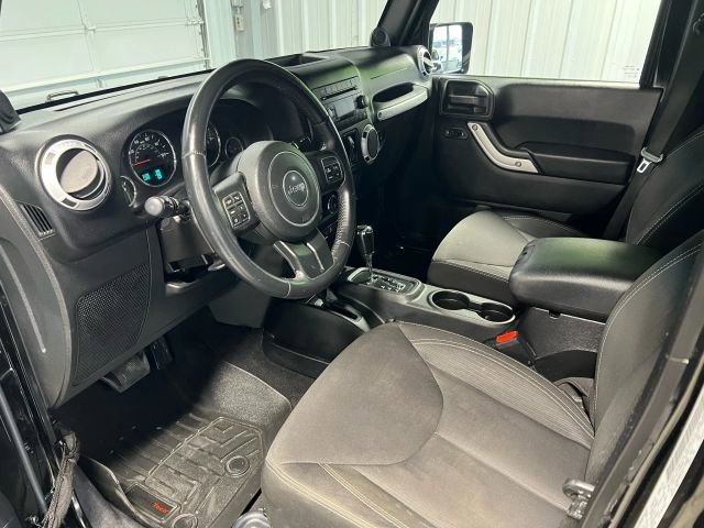 Used 2014 Jeep Wrangler Unlimited Sahara w/ Max Tow Package image 7