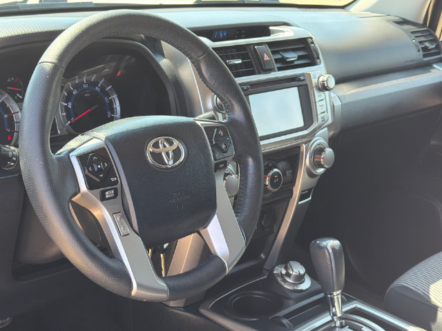 Used 2017 Toyota 4Runner SR5 AWD/4WD image 21