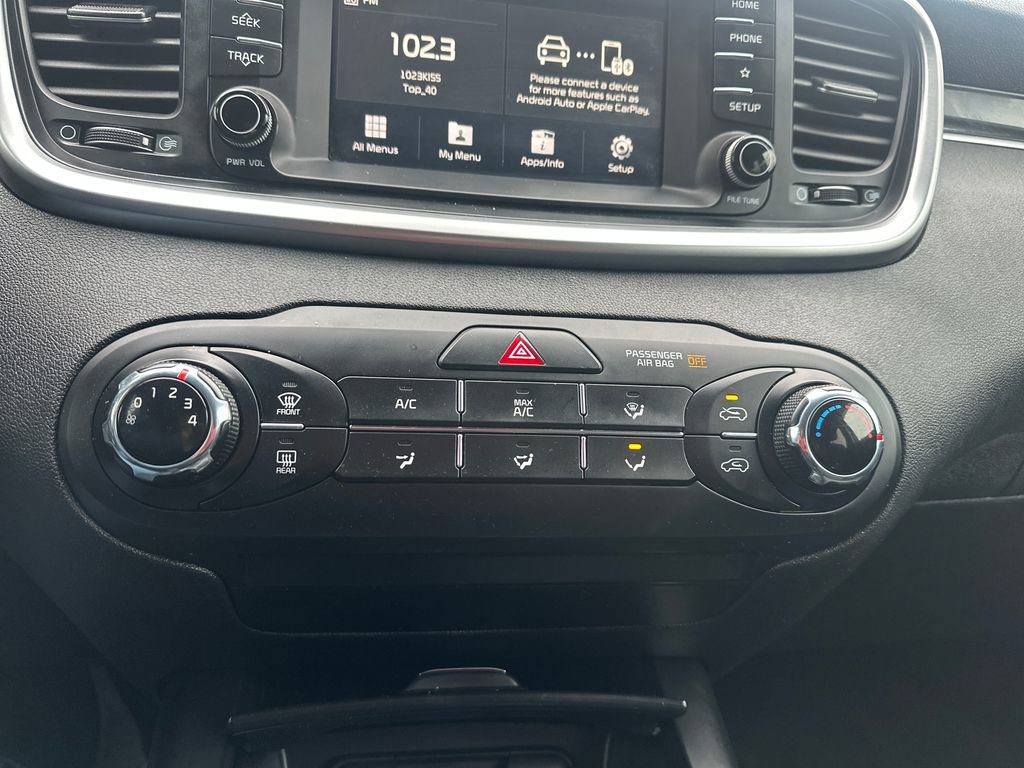 Used 2019 Kia Sorento LX image 11