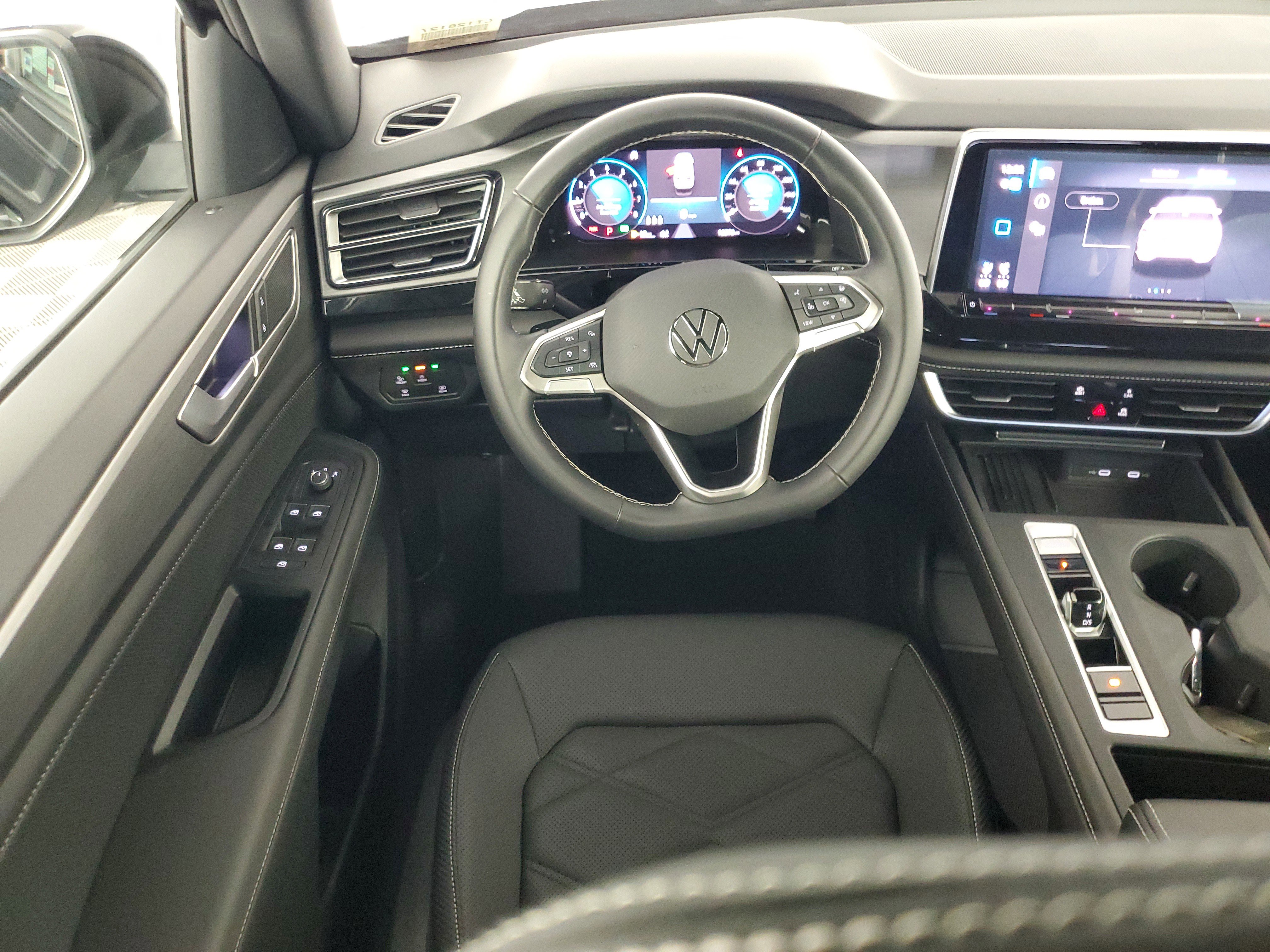 Used 2025 Volkswagen Atlas Cross Sport SE image 14