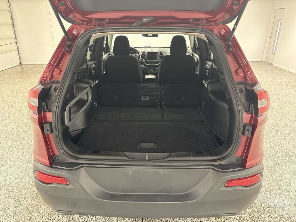 Used 2017 Jeep Cherokee Latitude w/ Cold Weather Group image 25