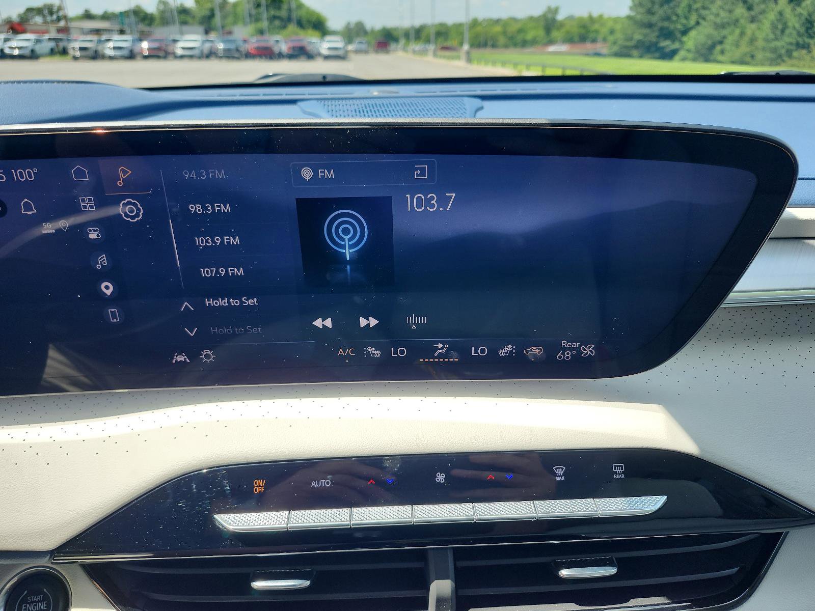 Used 2025 Buick Enclave Avenir w/ Super Cruise Package FWD image 16