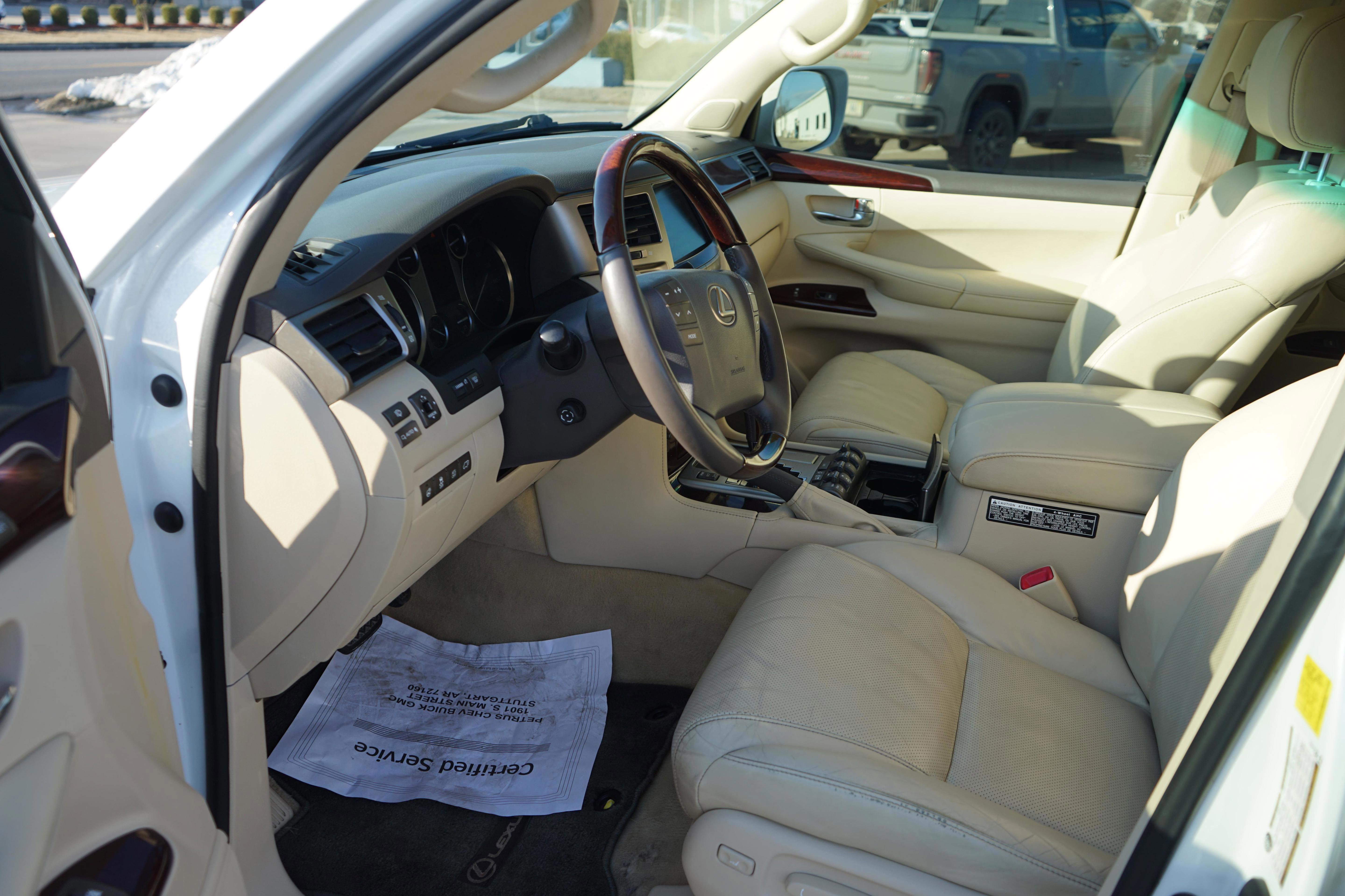 Used 2014 Lexus LX 570 4WD image 10