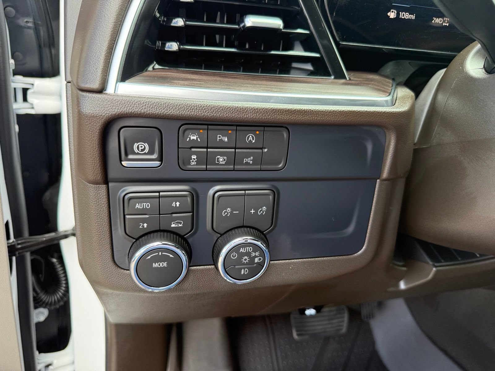New 2026 Chevrolet Tahoe LT w/ Comfort Package AWD/4WD image 15