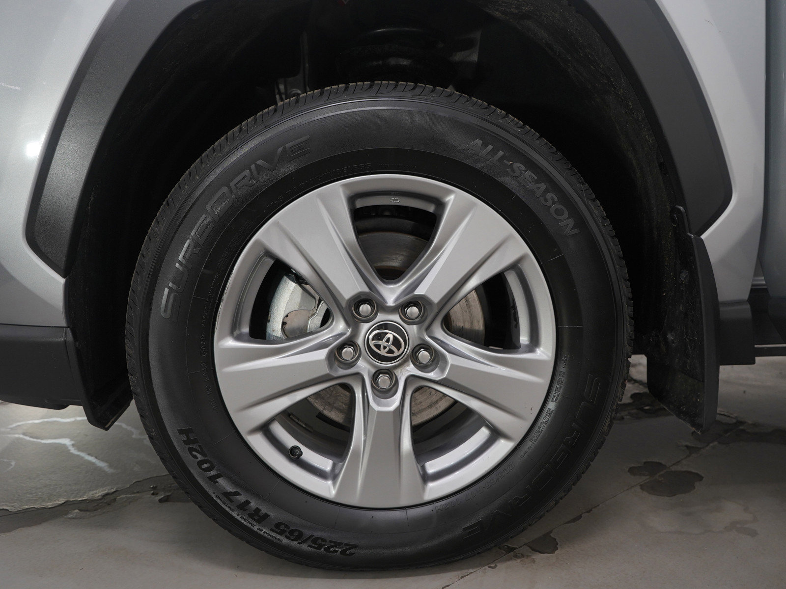 Used 2025 Toyota RAV4 XLE image 29