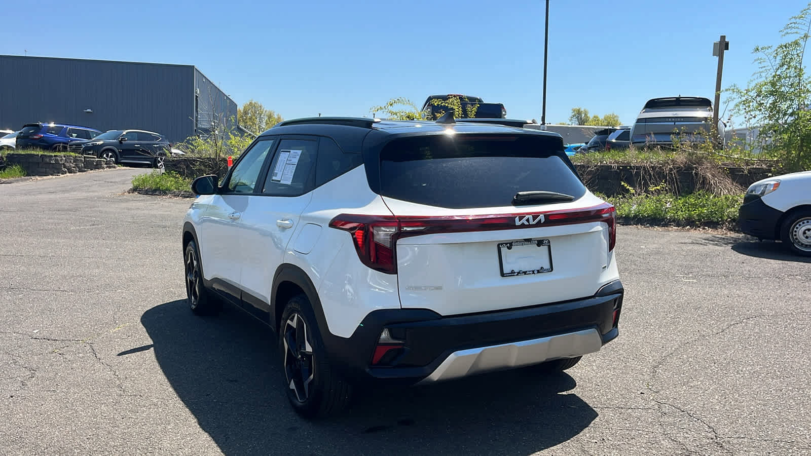 Used 2025 Kia Seltos S AWD/4WD image 4