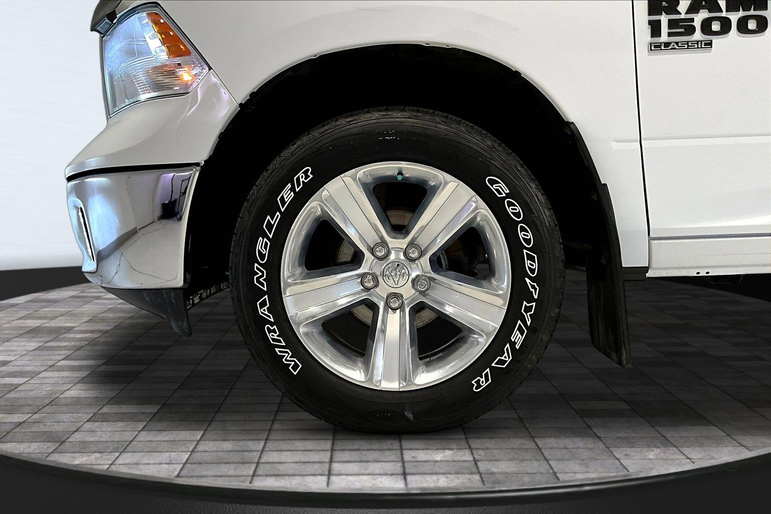 Used 2020 RAM 1500 ST w/ SXT Plus Group AWD/4WD image 33