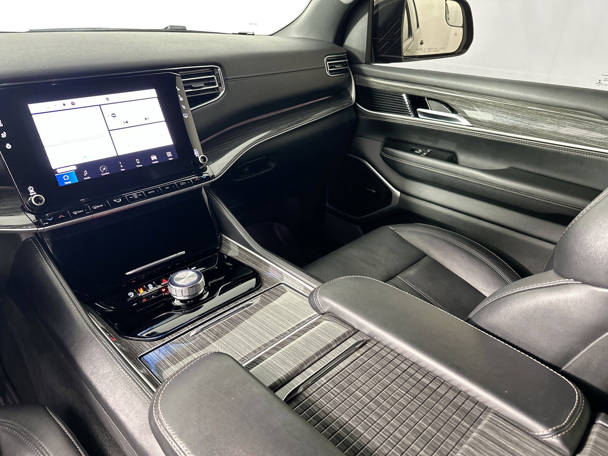 Used 2022 Jeep Wagoneer Series III image 24