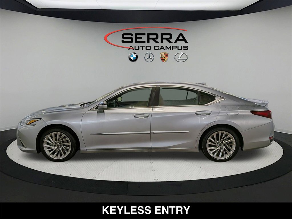 Used 2023 Lexus ES 300h w/ Accessory Package (Z2) image 15