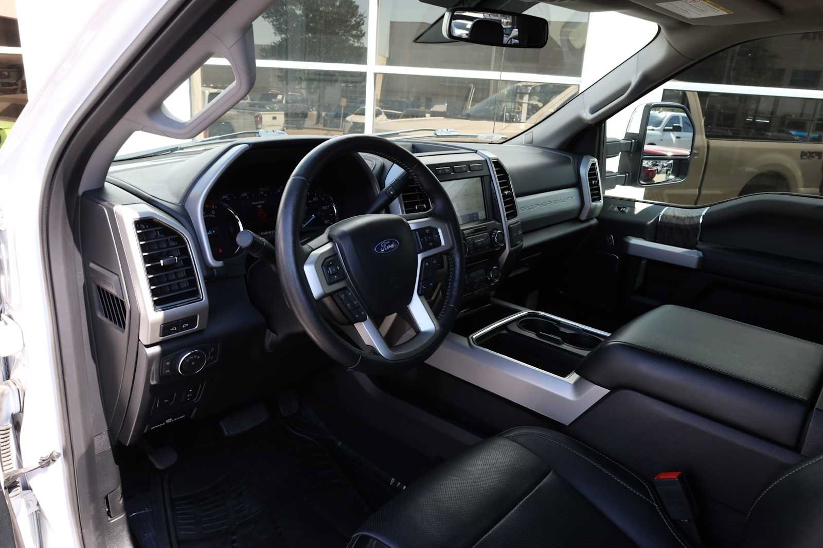 Used 2018 Ford F250 Lariat w/ Lariat Ultimate Package AWD/4WD image 4
