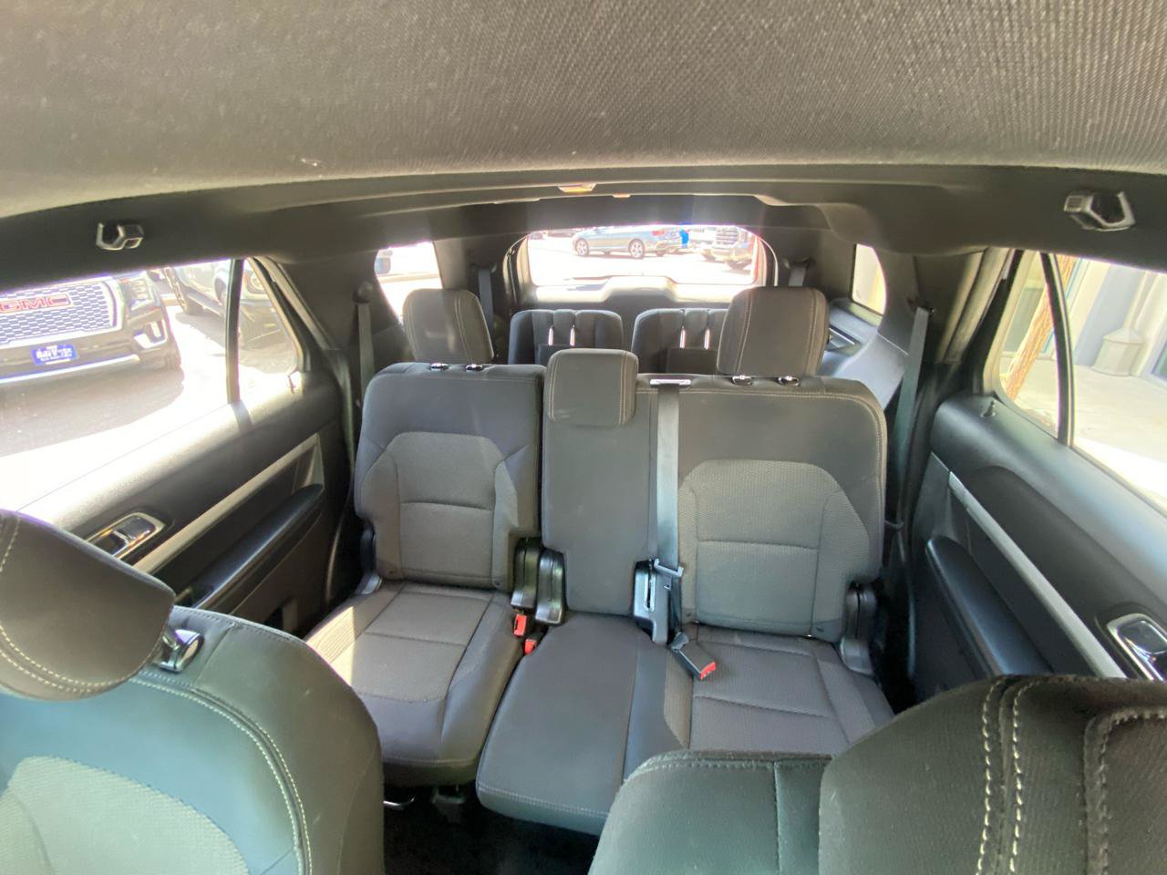 Used 2017 Ford Explorer XLT FWD image 17