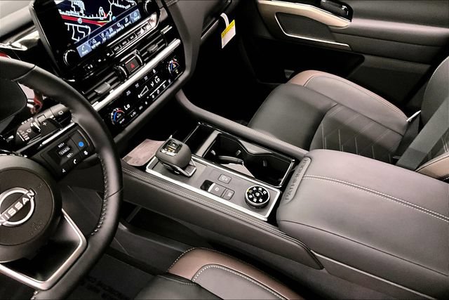 New 2025 Nissan Pathfinder Platinum w/ Lighting Package (N93) AWD/4WD image 9