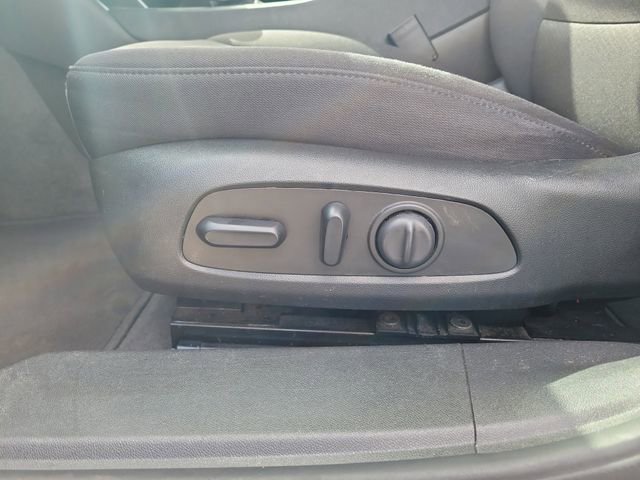 Used 2023 Chevrolet Malibu LT FWD image 19