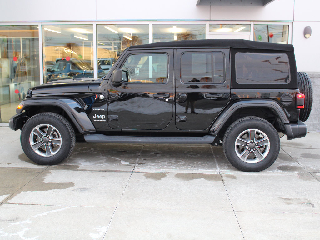 Used 2018 Jeep Wrangler Unlimited Sahara image 4