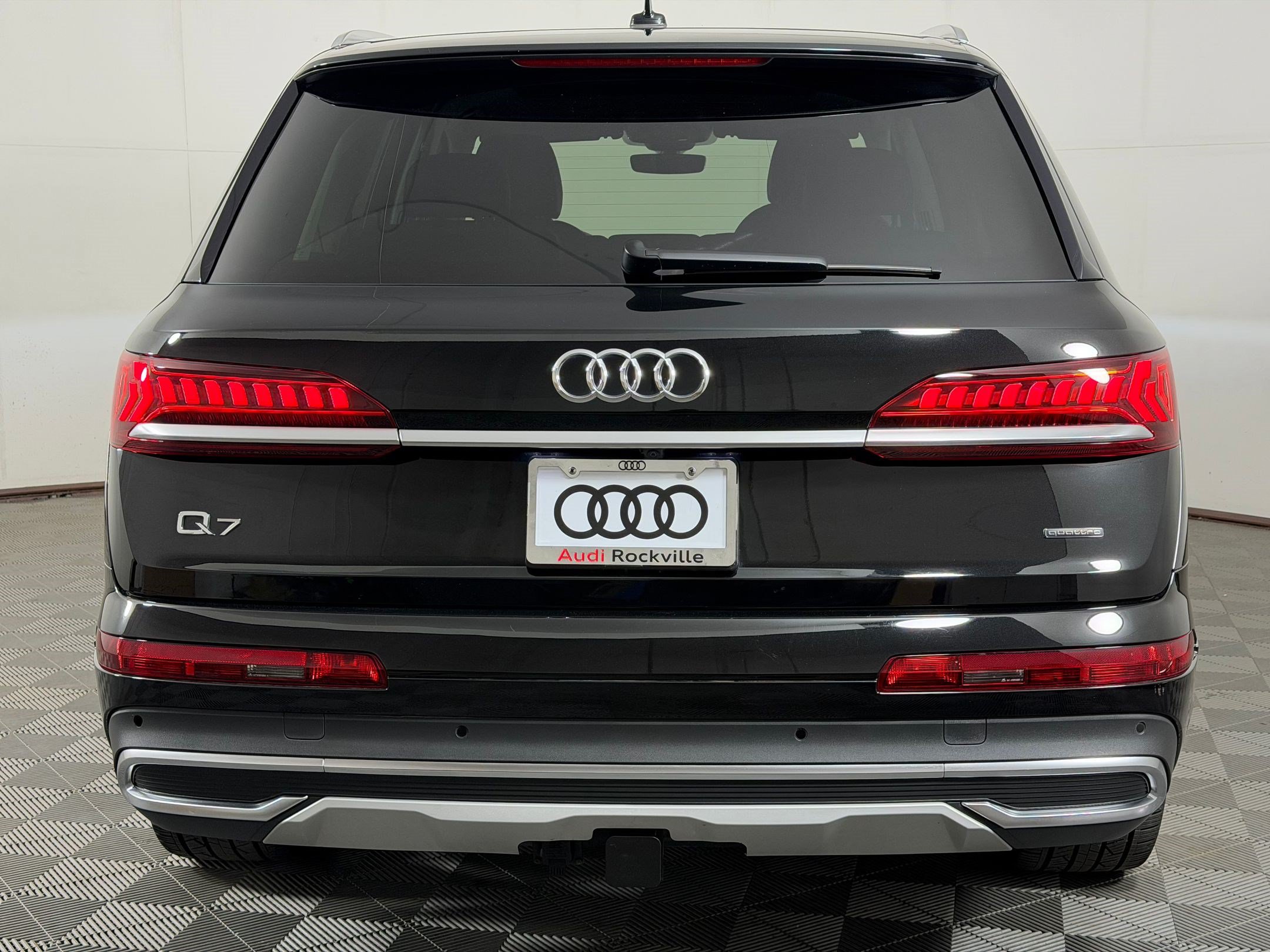 Used 2023 Audi Q7 3.0T Premium Plus w/ Premium Plus Package AWD/4WD image 10