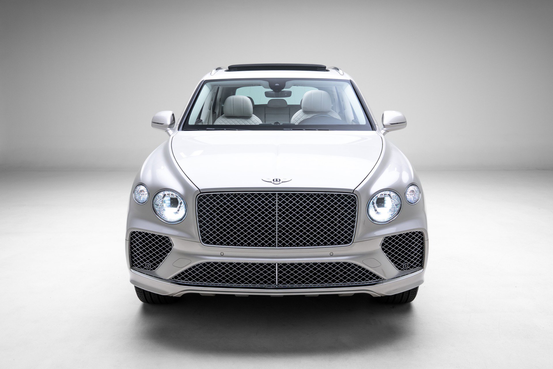 Used 2021 Bentley Bentayga image 3