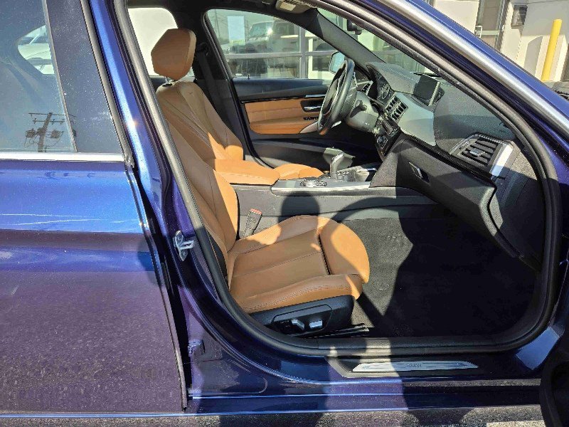 Used 2018 BMW 330i xDrive SPORT PACKAGE w/ Convenience Package image 12