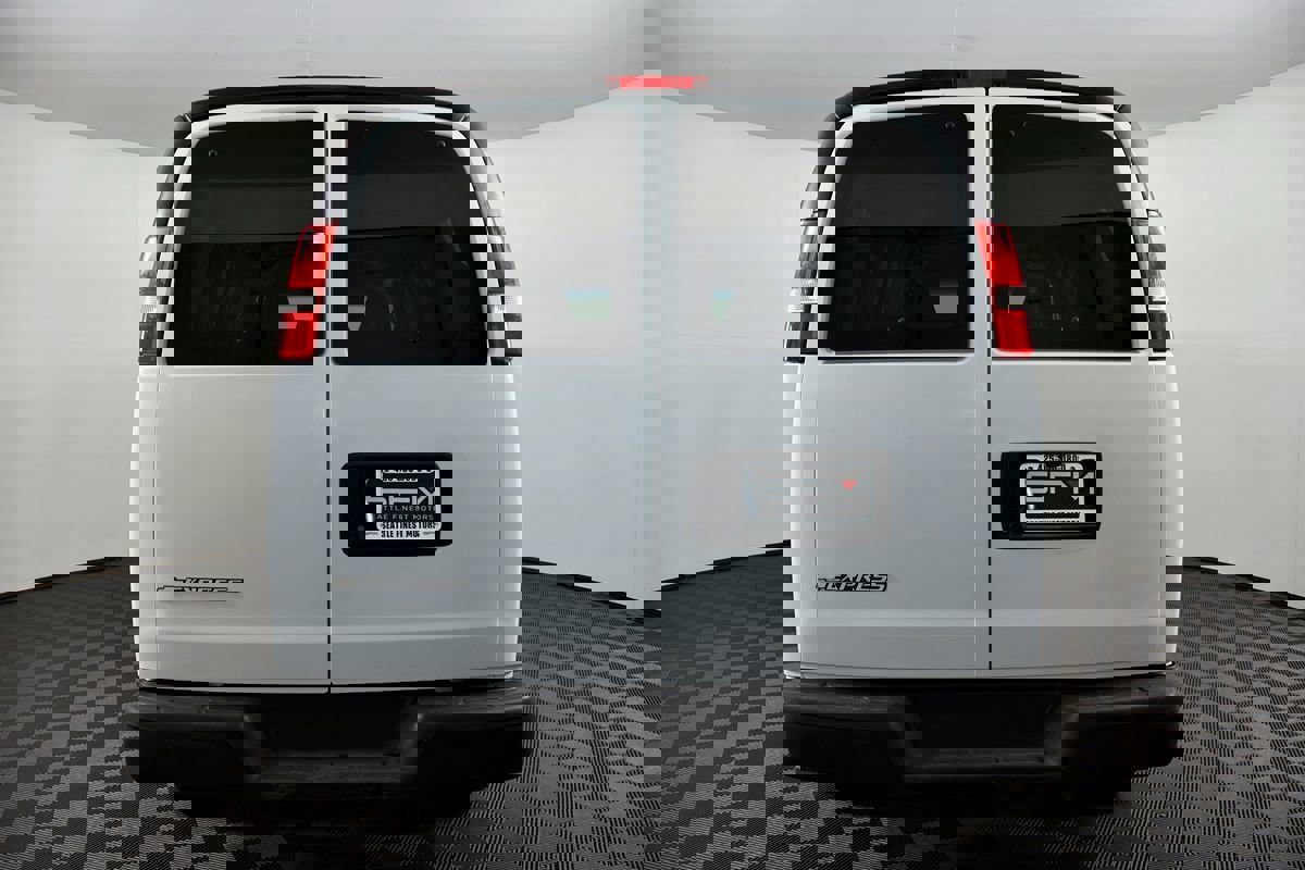 Used 2017 Chevrolet Express 2500 LS RWD image 10