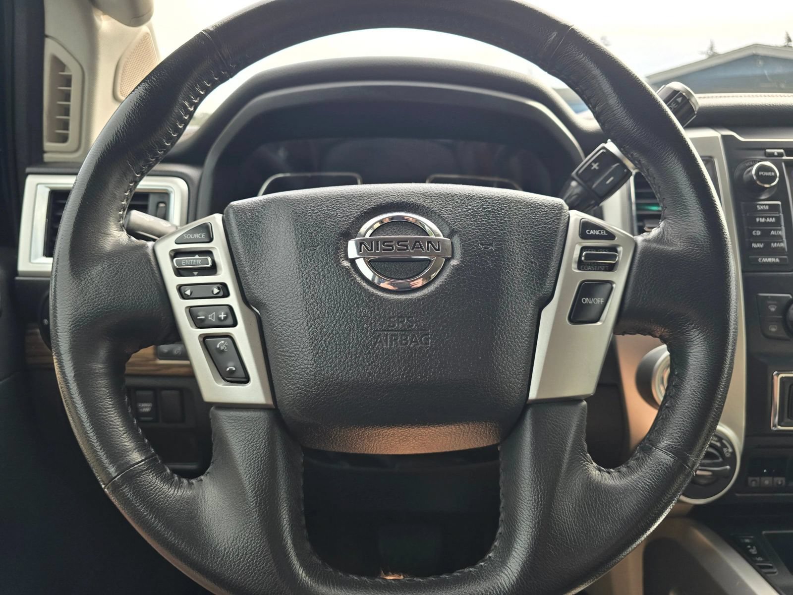 Used 2016 Nissan Titan SL AWD/4WD image 23