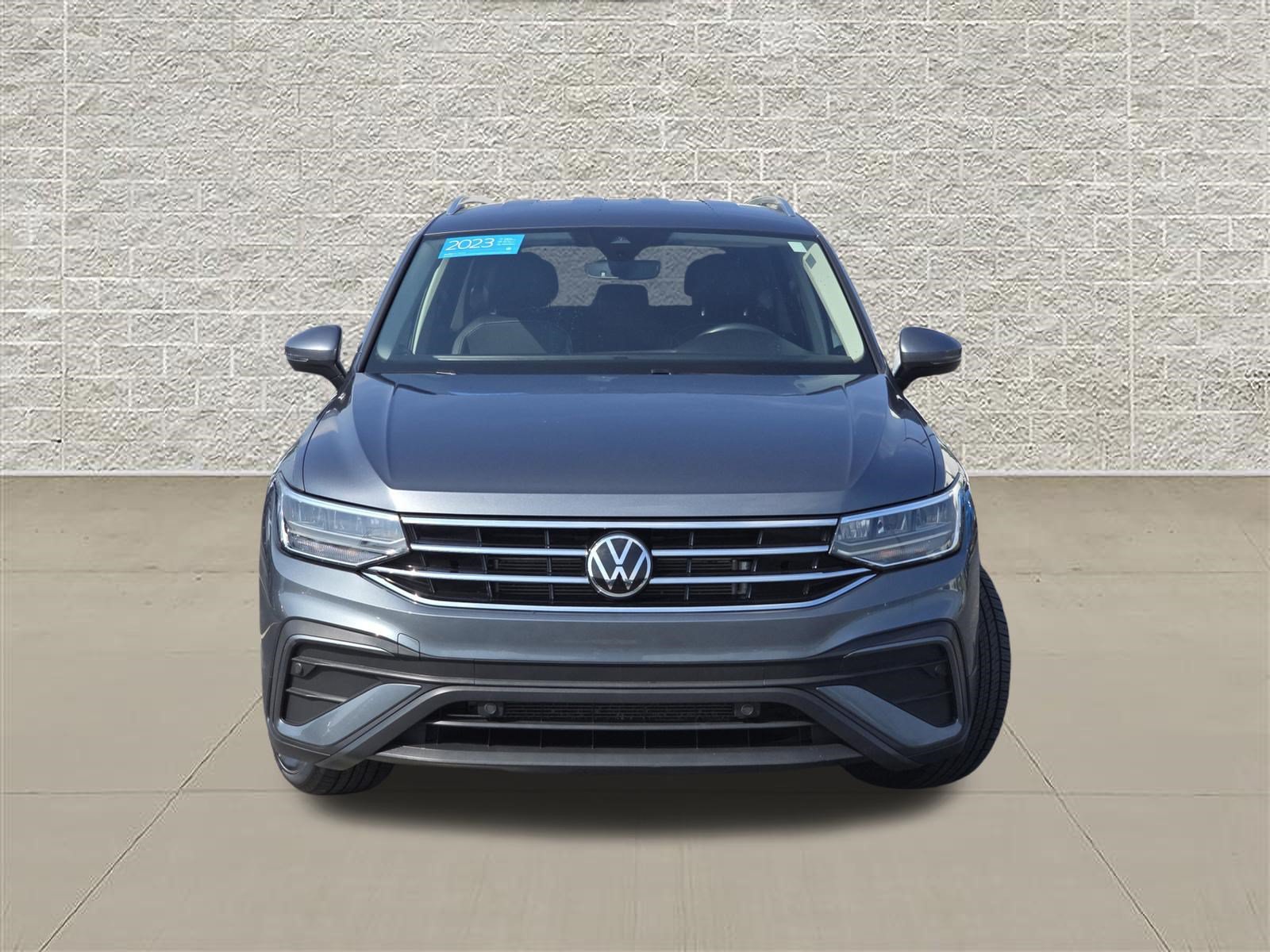 Certified 2023 Volkswagen Tiguan SE AWD/4WD image 2