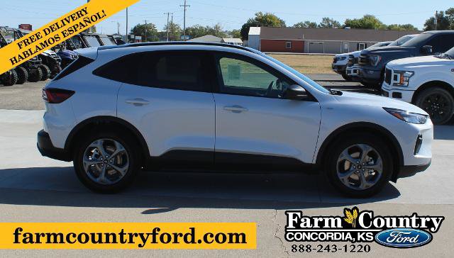 Certified 2025 Ford Escape ST-Line w/ Tech Pack #1 FWD image 5
