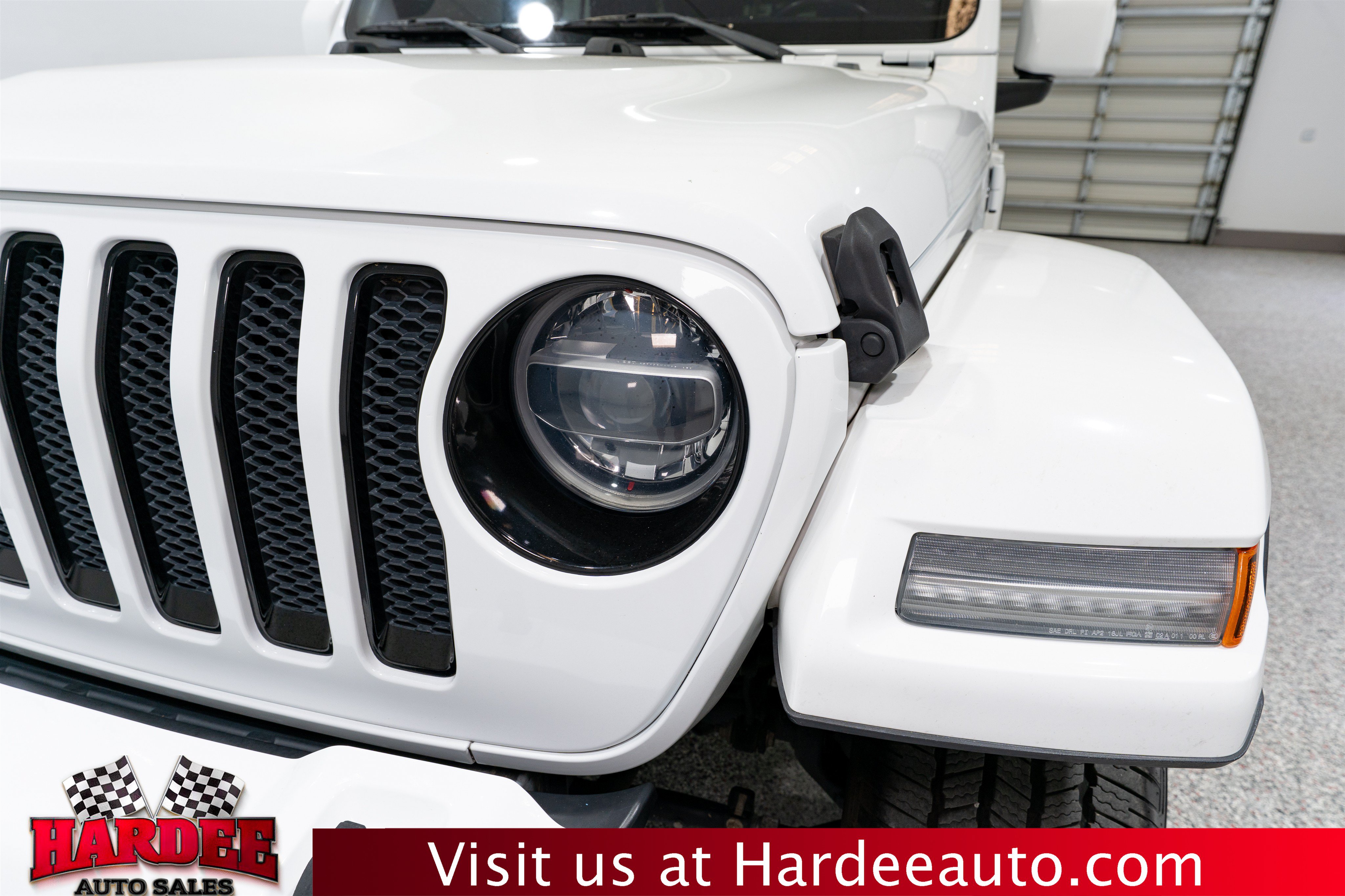 Used 2020 Jeep Wrangler Unlimited Sahara AWD/4WD image 8