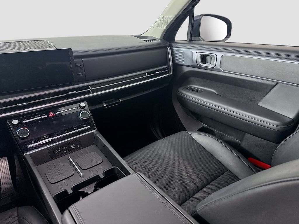 Used 2025 Hyundai Santa Fe SEL FWD image 23