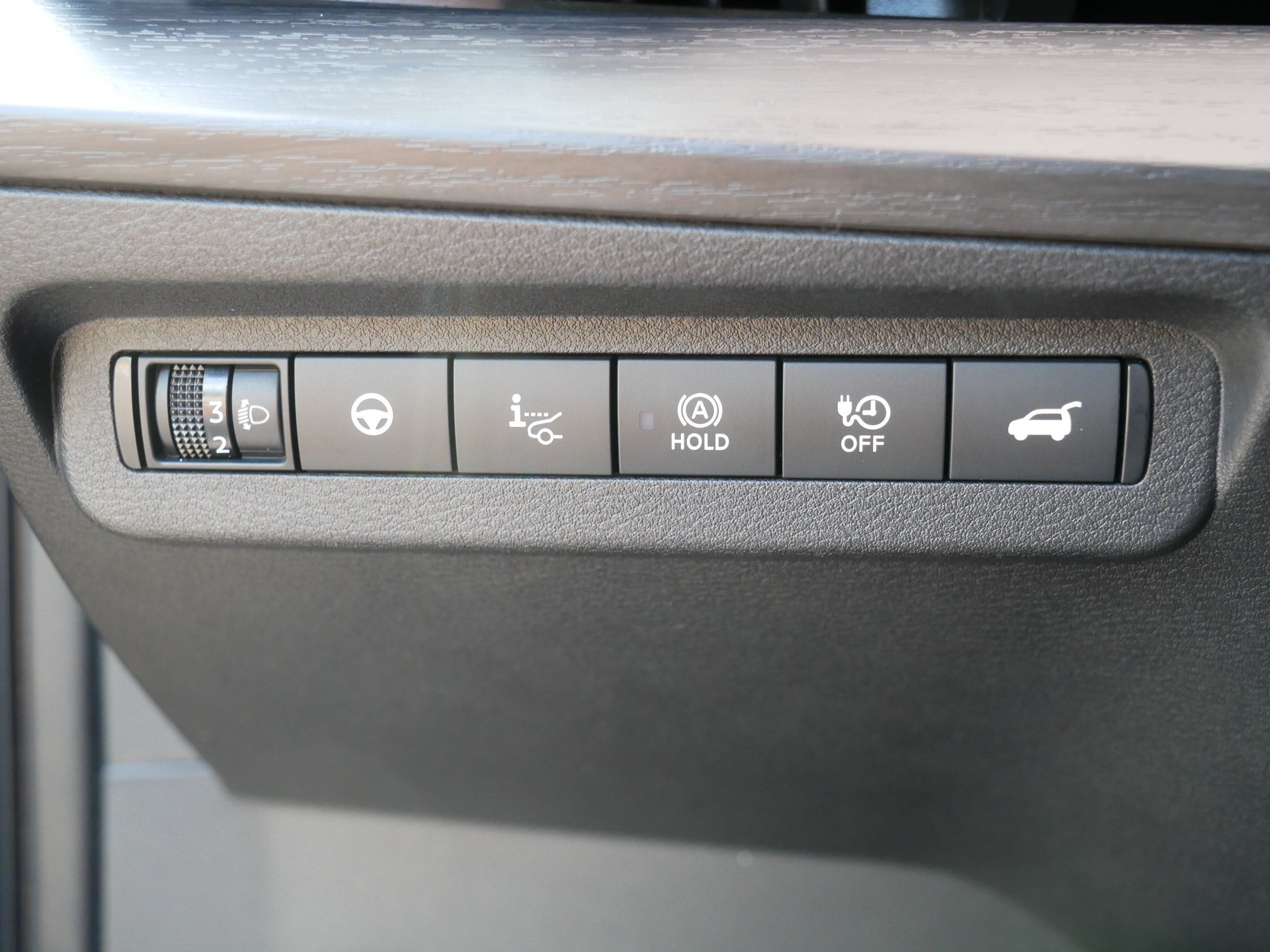 Certified 2024 Nissan Ariya AWD image 26