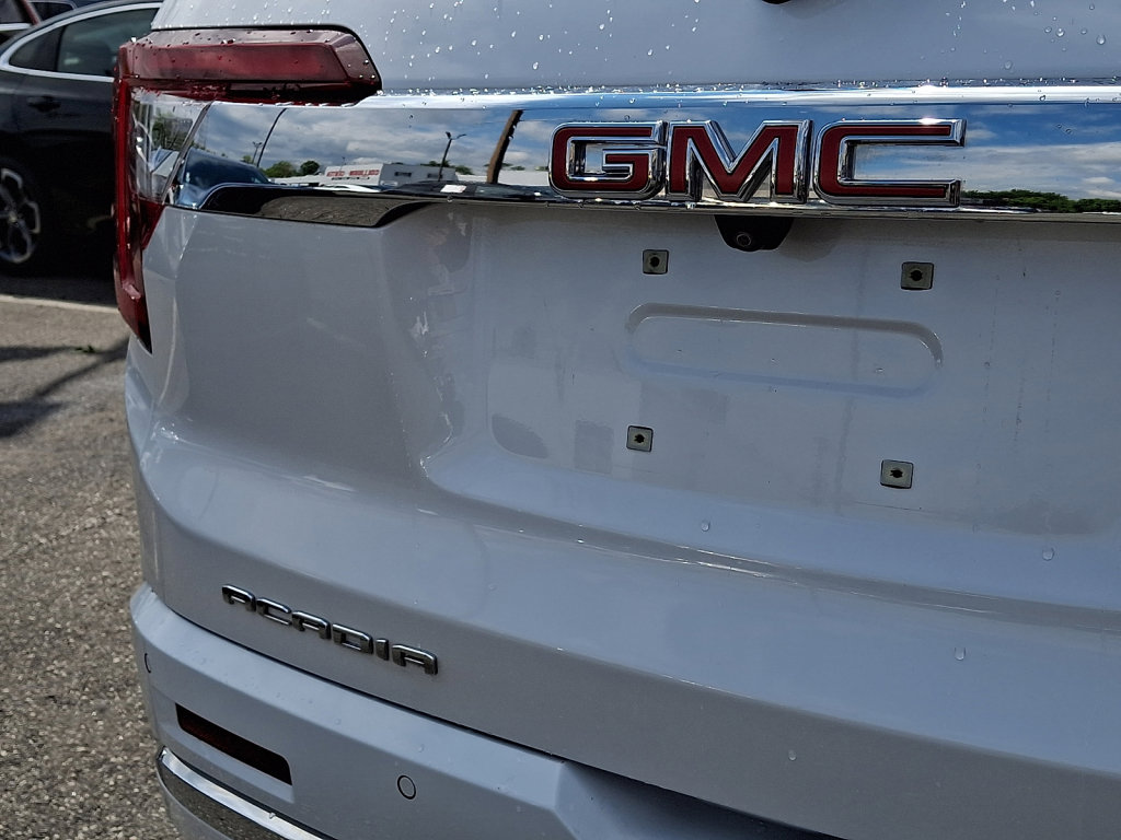 Used 2023 GMC Acadia Denali AWD/4WD image 18