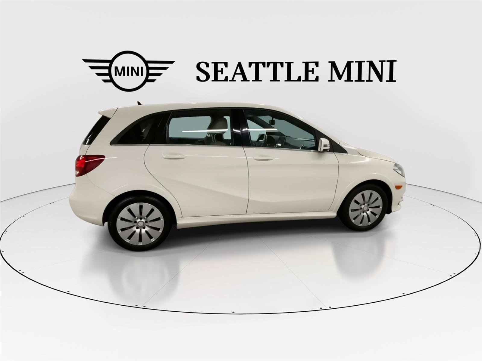Used 2017 Mercedes-Benz B 250e image 12