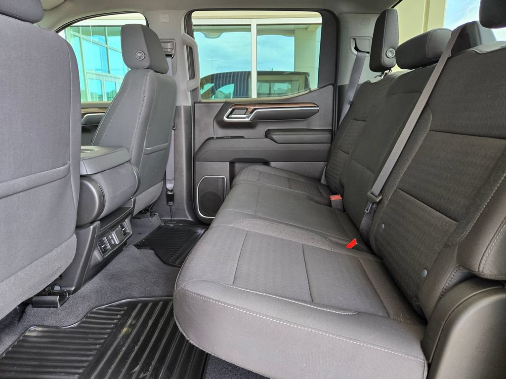 Used 2023 Chevrolet Silverado 1500 LT AWD/4WD image 14