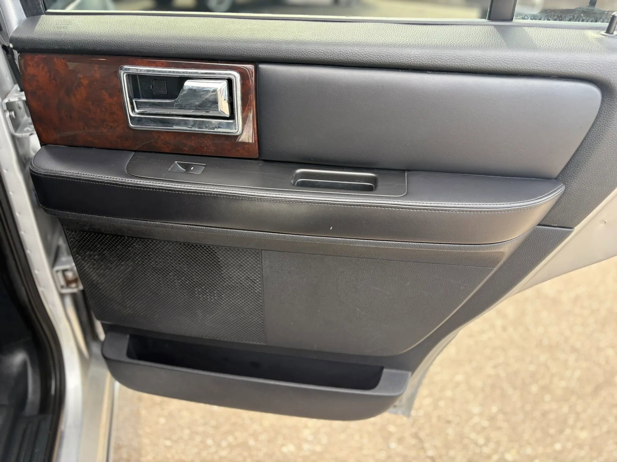 Used 2015 Lincoln Navigator 4WD image 38