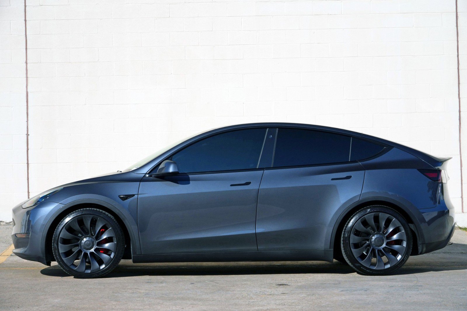Used 2022 Tesla Model Y Performance AWD/4WD image 9
