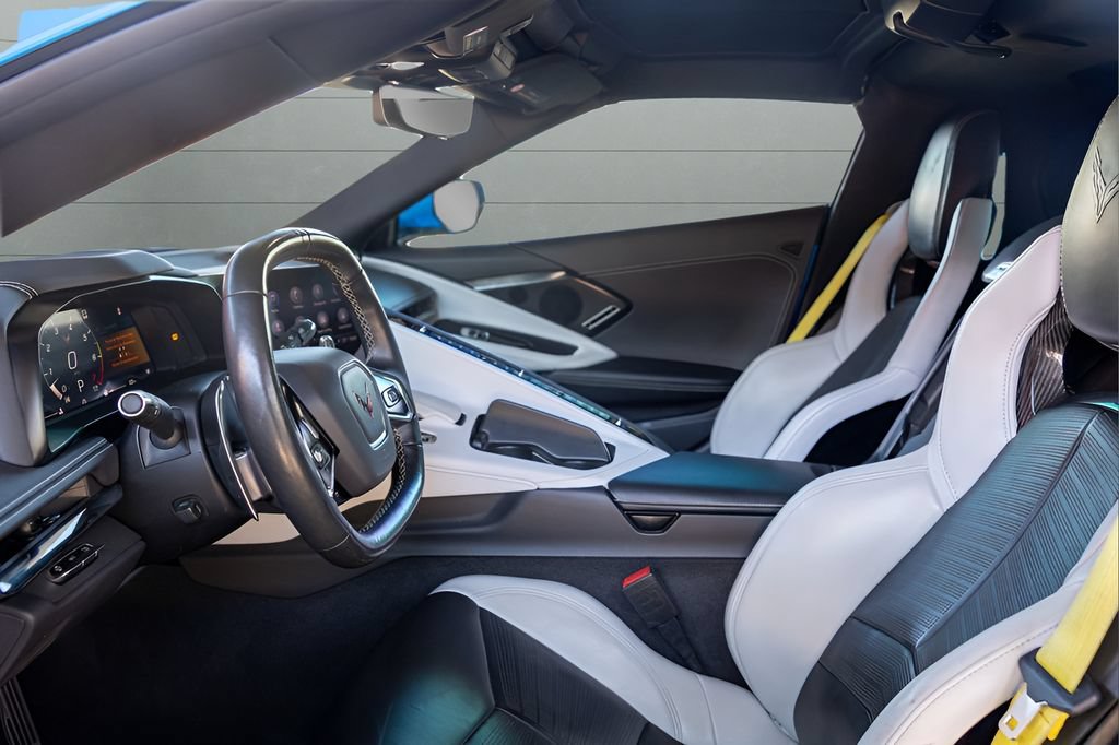 Used 2023 Chevrolet Corvette Stingray Preferred Cpe w/ Z51 Performance Package RWD image 32