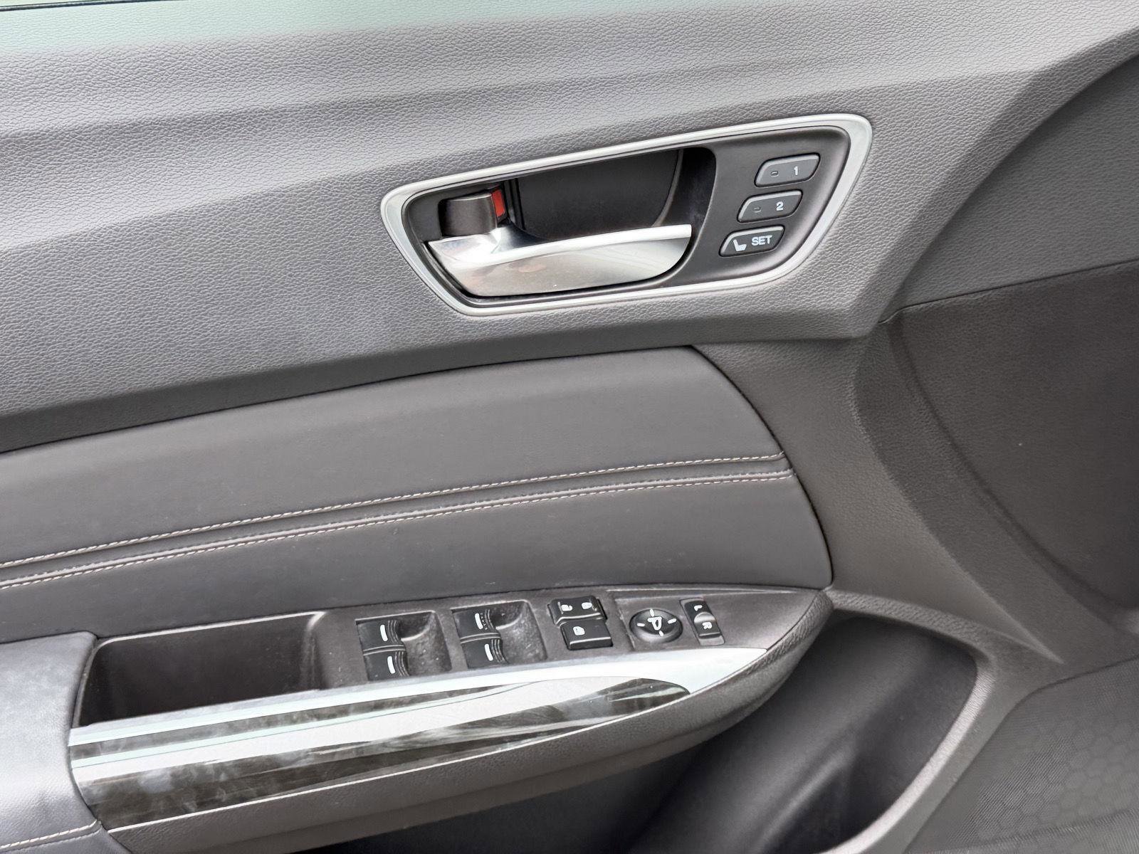 Used 2020 Acura TLX FWD image 9