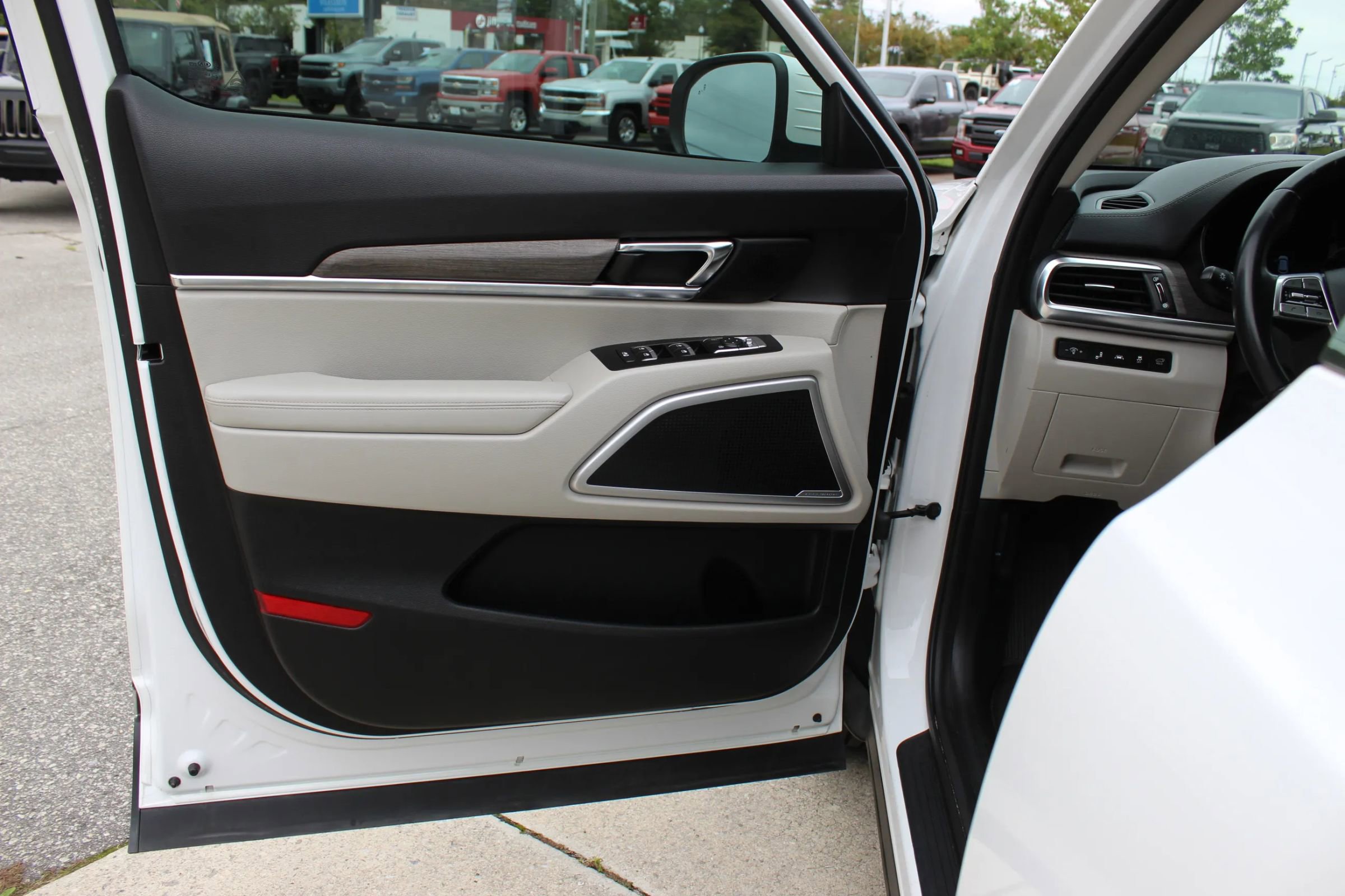 Used 2021 Kia Telluride EX w/ EX Premium Package image 10