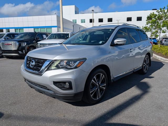 Used 2018 Nissan Pathfinder Platinum image 3