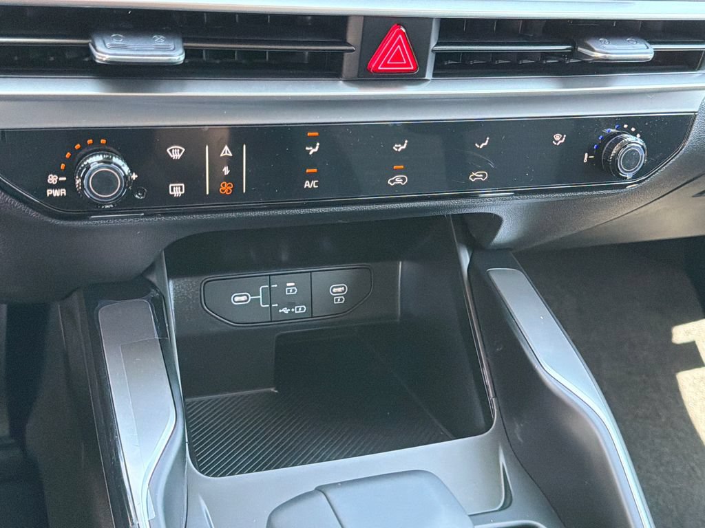 New 2026 Kia Sorento LX FWD image 25