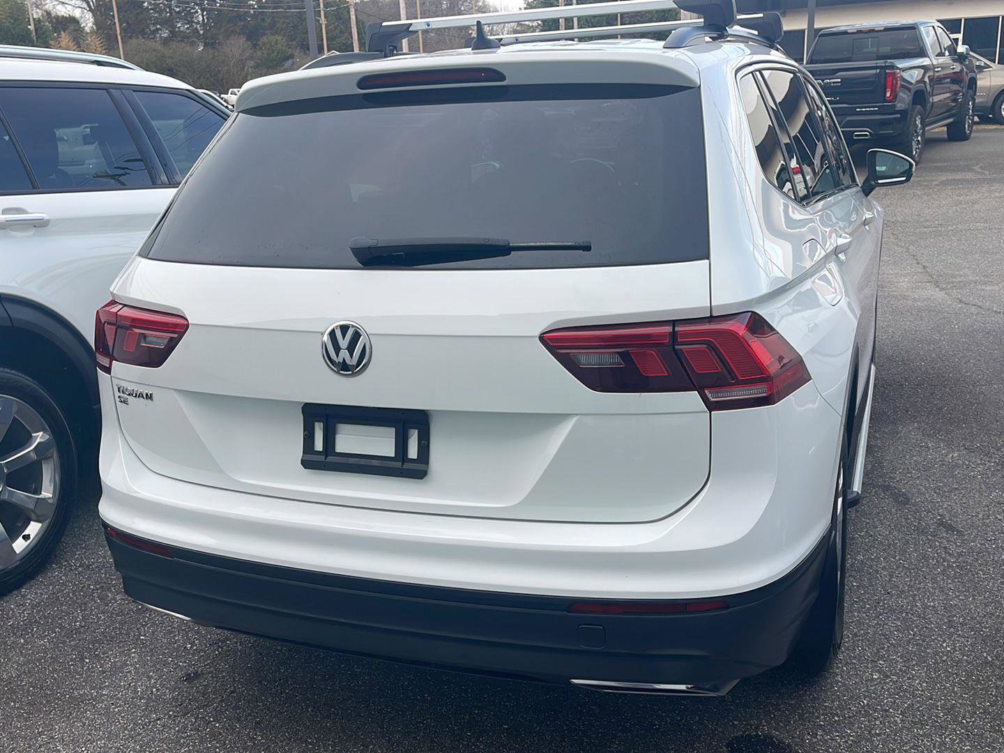 Used 2019 Volkswagen Tiguan SE w/ Panoramic Sunroof Package image 5