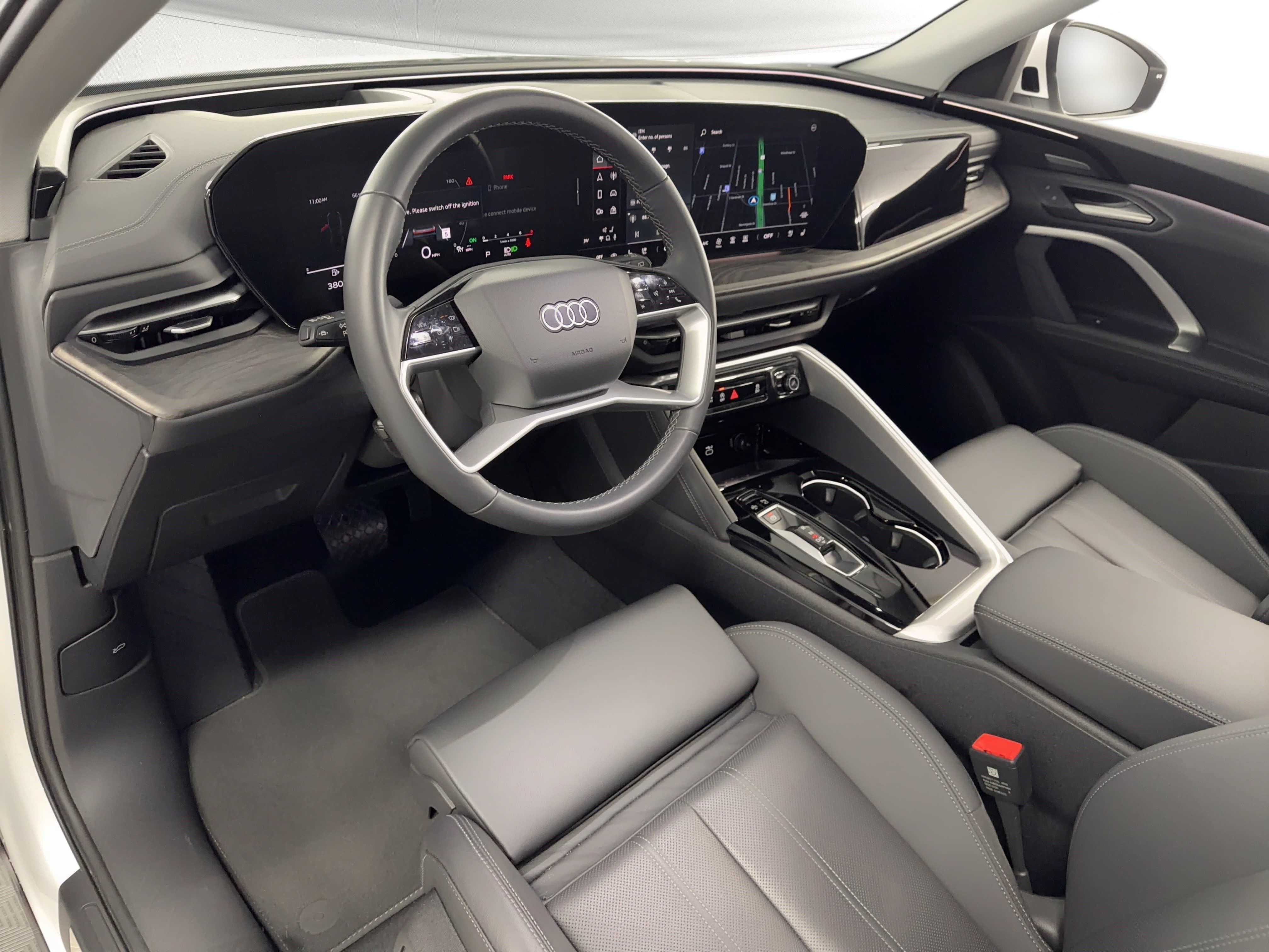 Used 2025 Audi Q5 Premium Plus w/ Premium Plus AWD/4WD image 4