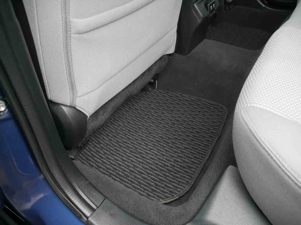 Used 2019 Subaru Outback 2.5i Premium image 16