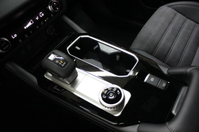 New 2026 Mitsubishi Outlander LE FWD image 9