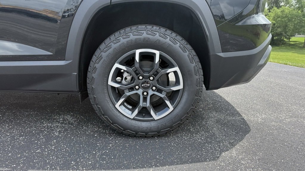 New 2026 Chevrolet Equinox ACTIV w/ Safety and Technology Package image 32