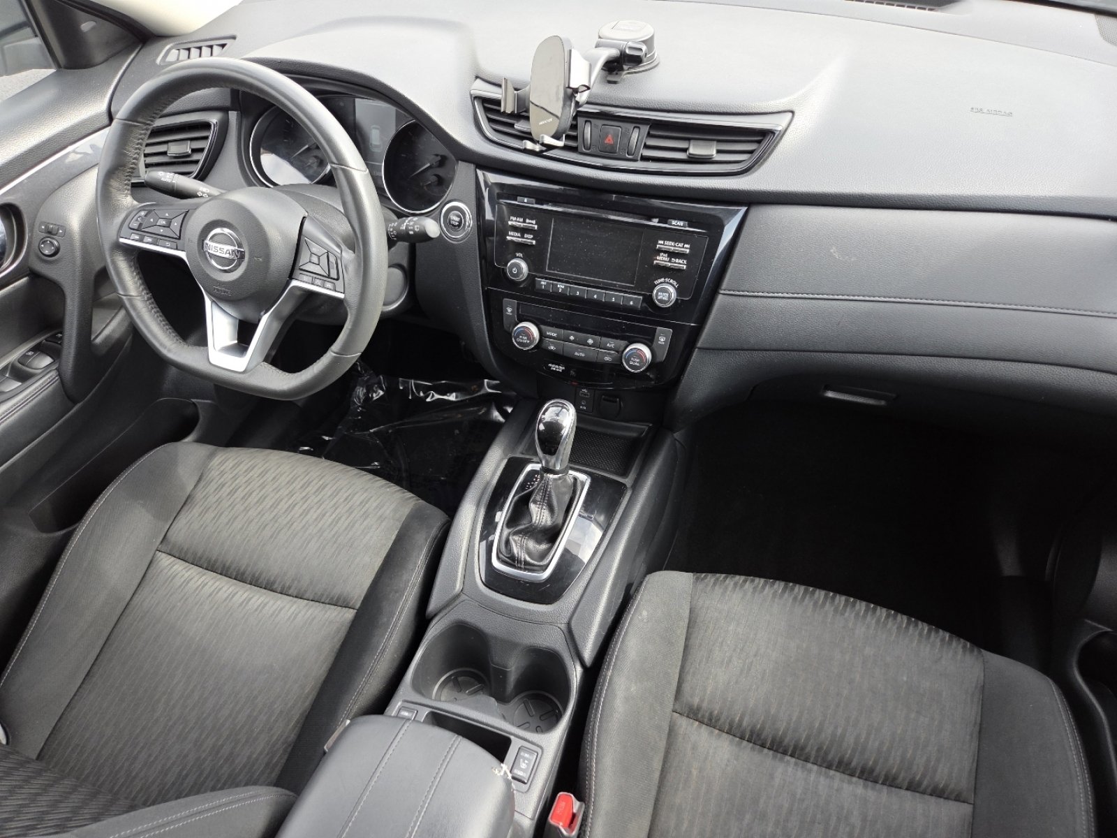 Used 2017 Nissan Rogue SV image 21