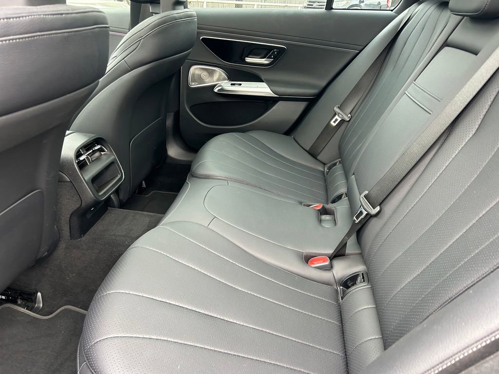 Used 2024 Mercedes-Benz E 350 4MATIC Sedan image 17