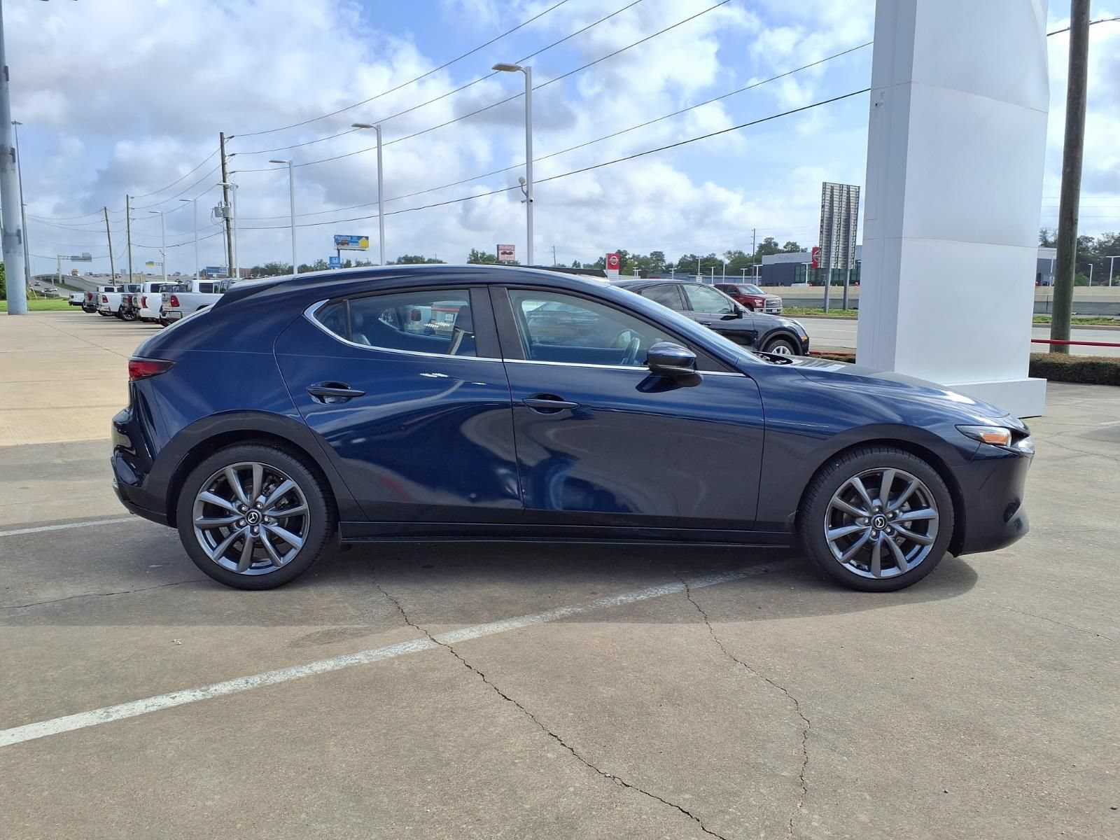 Used 2021 MAZDA MAZDA3 s FWD image 5
