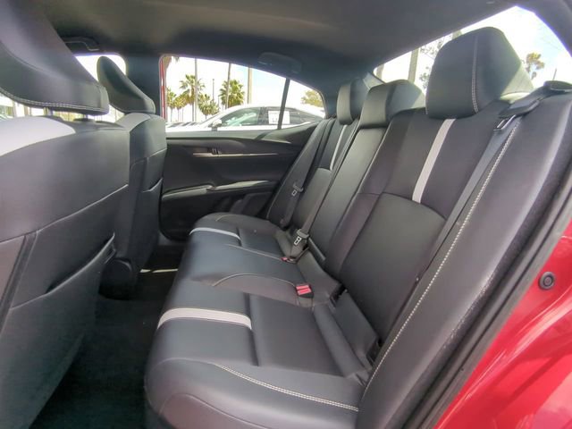 Used 2025 Toyota Camry SE image 14